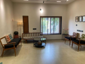 Stylish 2BHK Airbnb Retreat, Perfect for Families.
